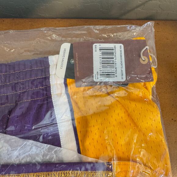 Mitchell & Ness NBA Lakers Swingman Shorts 2009 Gold Purple Size M NWT - Picture 3 of 6